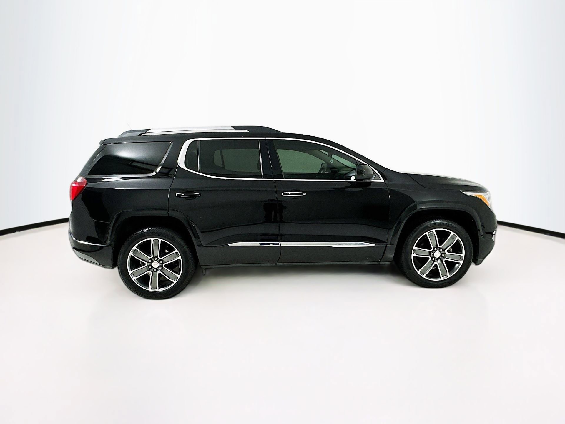Used 2017 GMC Acadia Denali FWD image 9