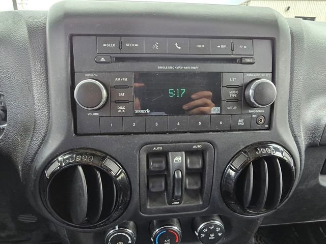 Used 2012 Jeep Wrangler Unlimited Sahara image 17