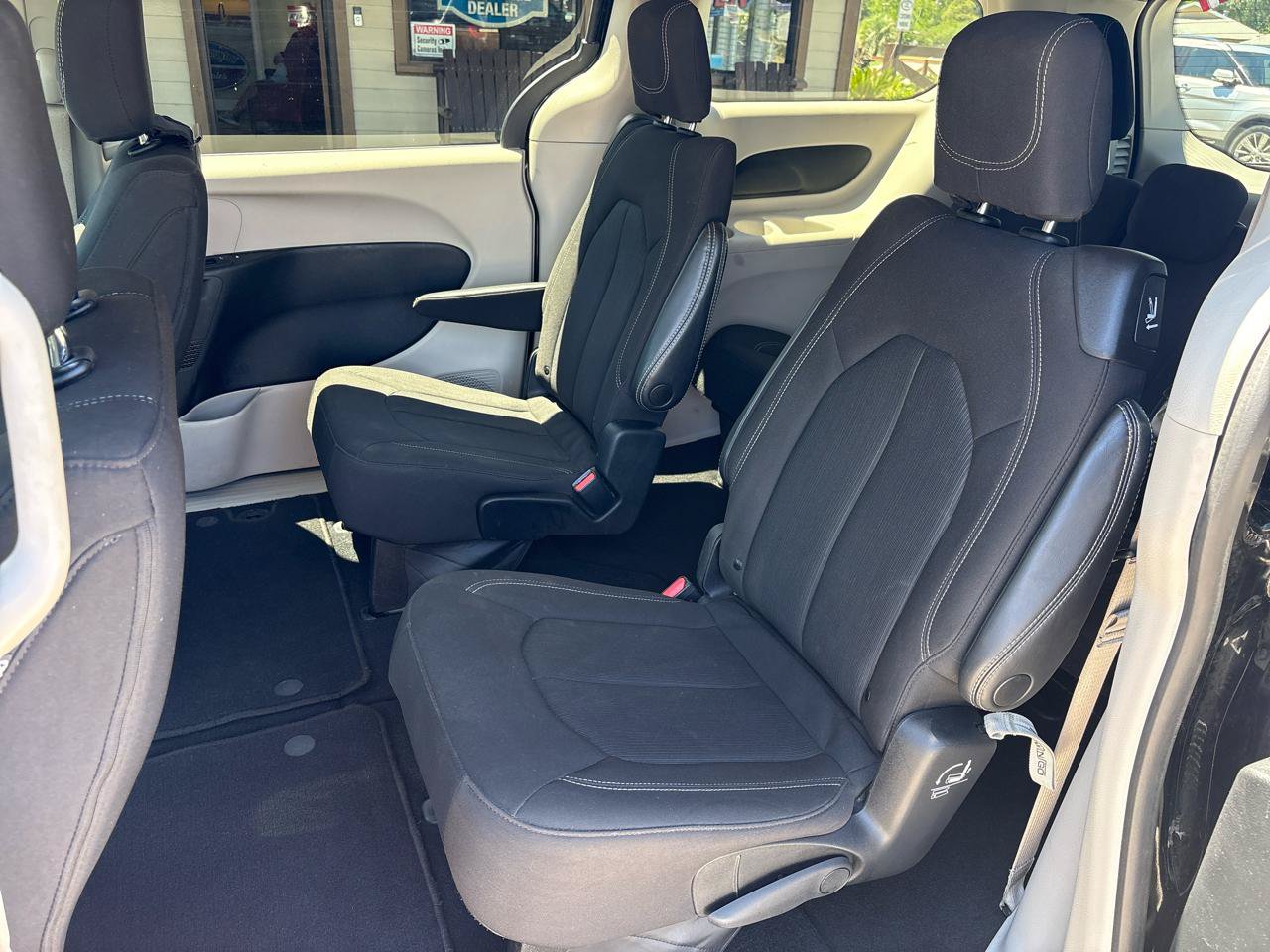 Used 2023 Chrysler Voyager LX FWD image 18