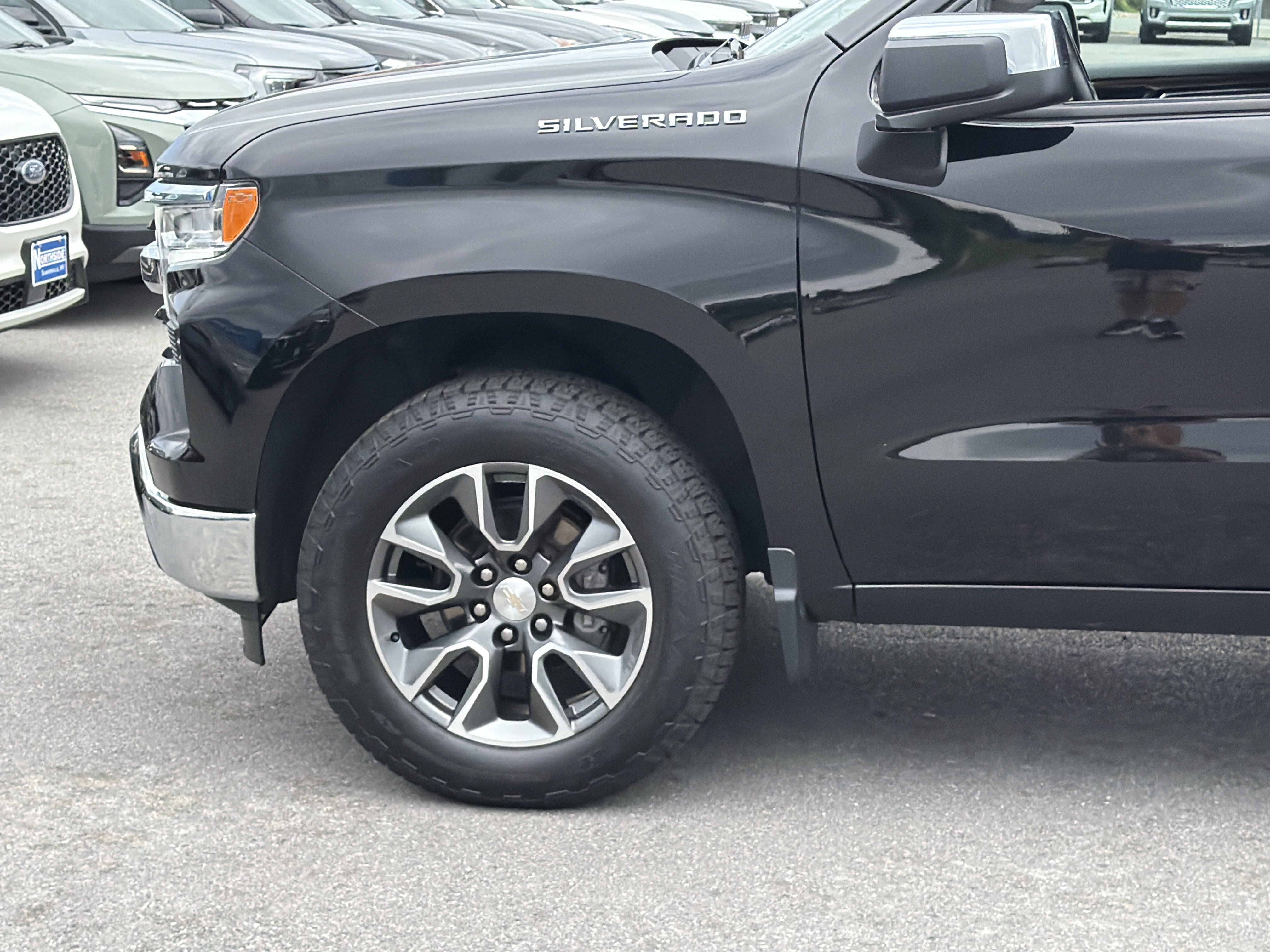 Used 2023 Chevrolet Silverado 1500 LT AWD/4WD image 13