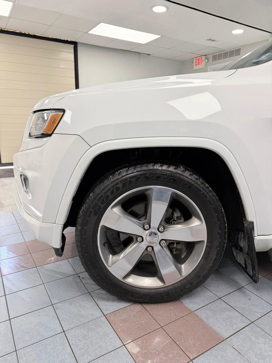 Used 2015 Jeep Grand Cherokee Overland AWD/4WD image 7