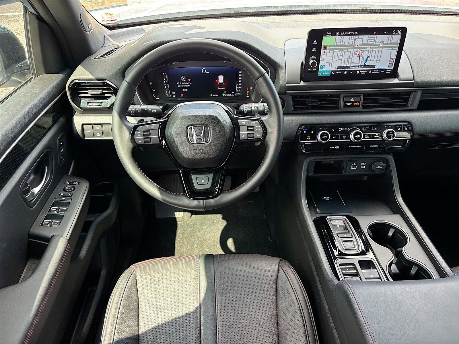 Certified 2025 Honda Pilot Black Edition image 28