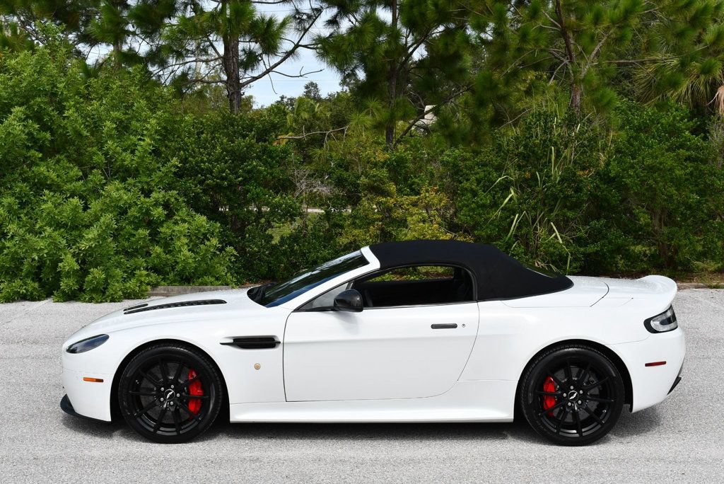 Used 2017 Aston Martin V12 Vantage S RWD image 27