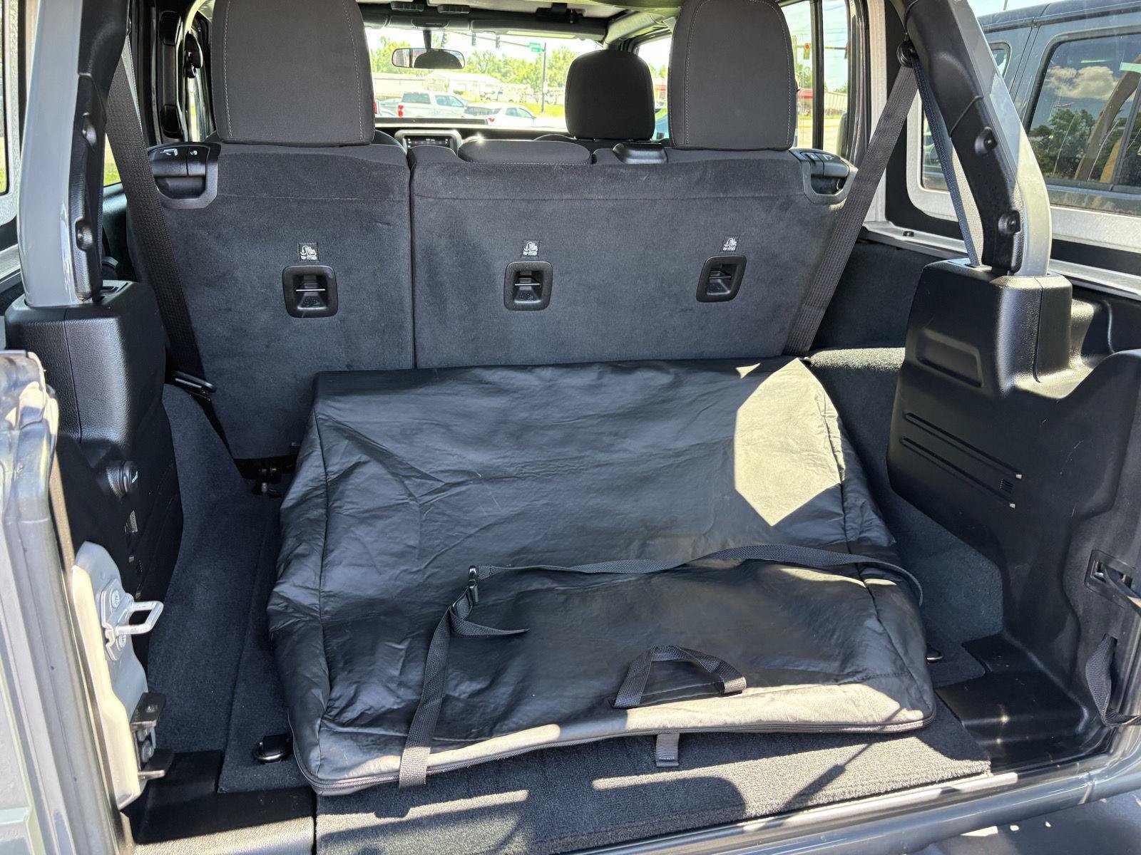 Used 2022 Jeep Wrangler Unlimited Sport AWD/4WD image 27