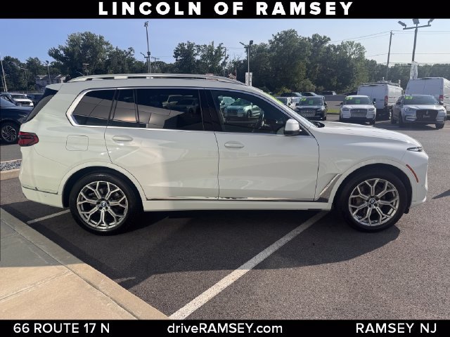 Used 2024 BMW X7 xDrive40i w/ Parking Assistance Package AWD/4WD image 8