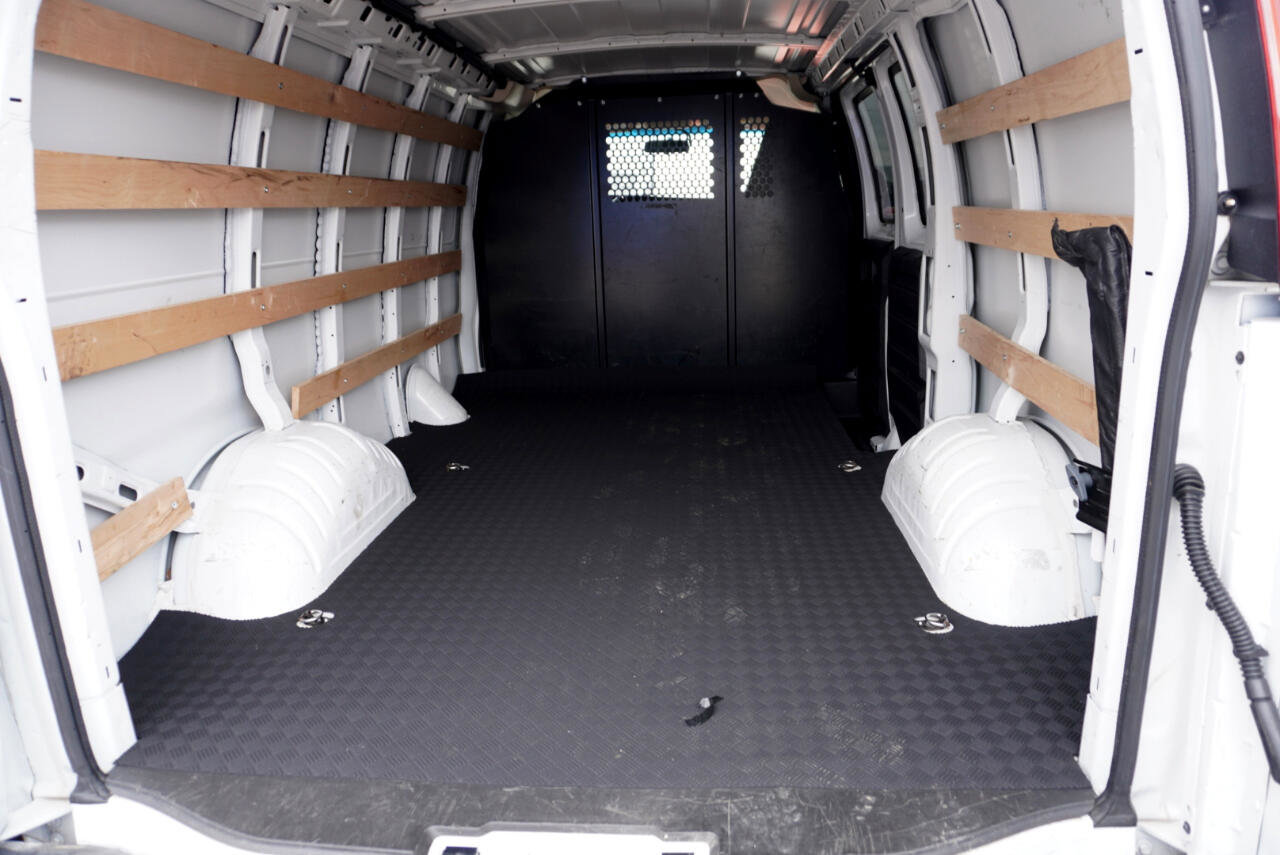 Used 2022 GMC Savana 2500 w/ Driver Convenience Package image 19