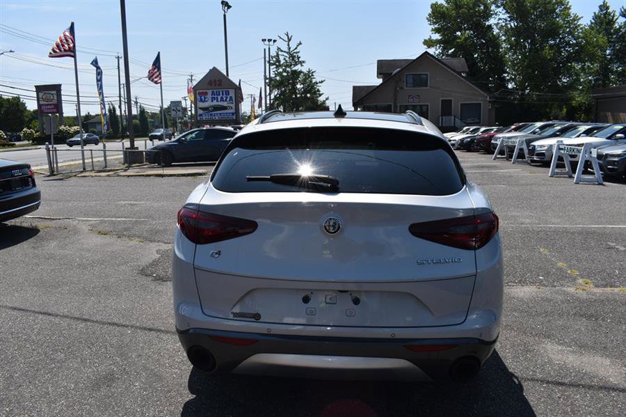 Used 2022 Alfa Romeo Stelvio Ti image 6
