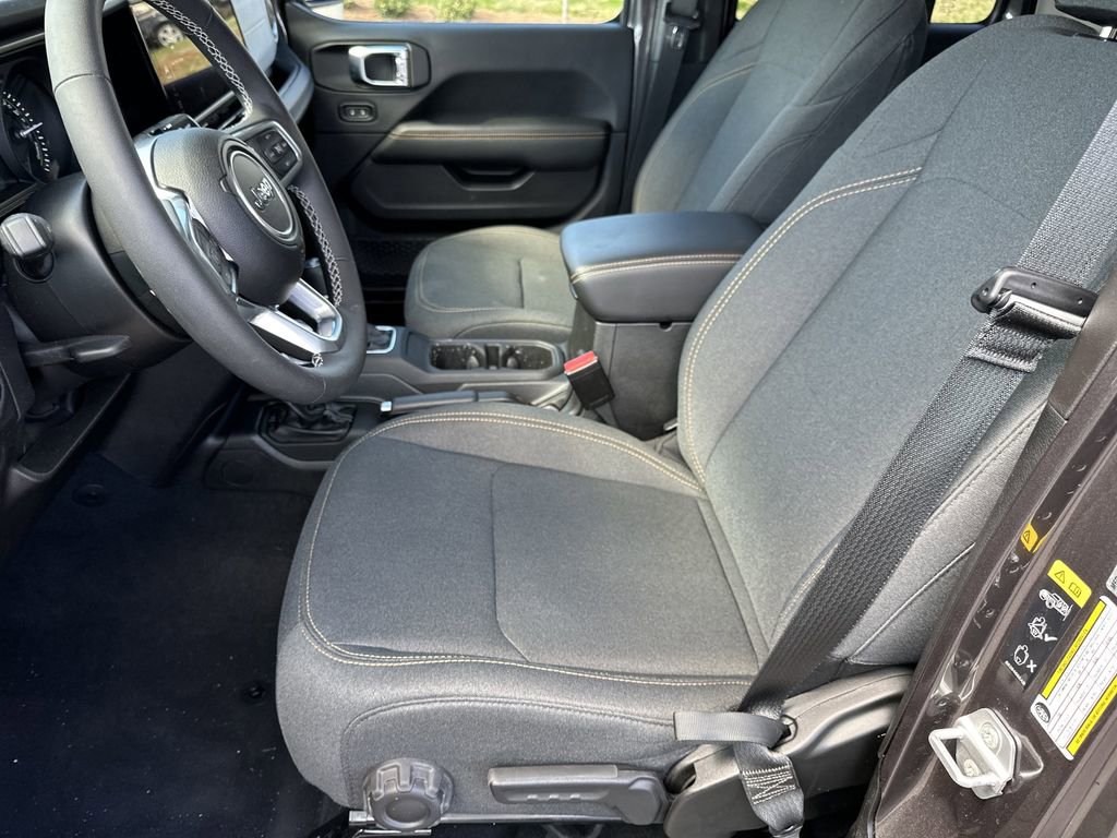 Certified 2025 Jeep Wrangler Unlimited Sahara w/ Safety Group image 14