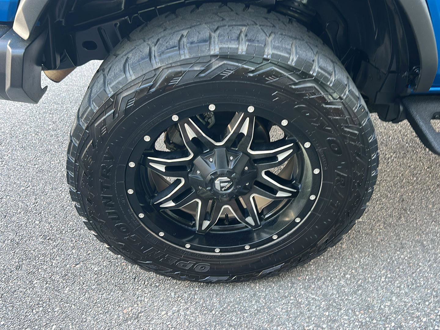 Used 2022 Ford Bronco Black Diamond w/ Sasquatch Package image 40