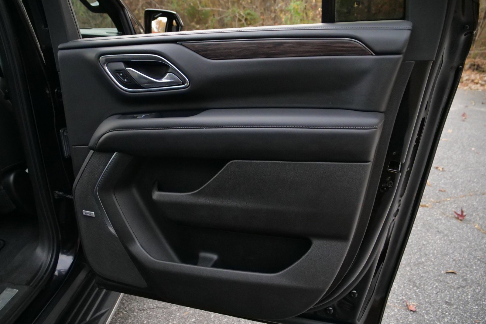 Used 2021 Chevrolet Suburban LT image 37