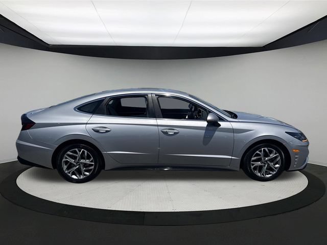 Certified 2023 Hyundai Sonata SEL w/ Cargo Package FWD image 3