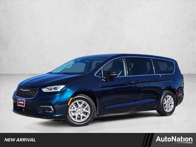Used 2023 Chrysler Pacifica Touring-L
