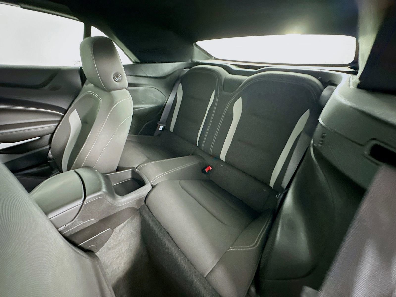 Used 2016 Chevrolet Camaro LT RWD image 23