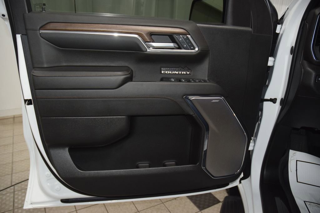 Used 2024 Chevrolet Silverado 1500 High Country w/ High Country Premium Package image 49