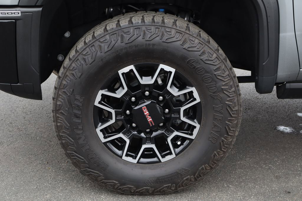 Used 2024 GMC Sierra 2500 AT4X image 35