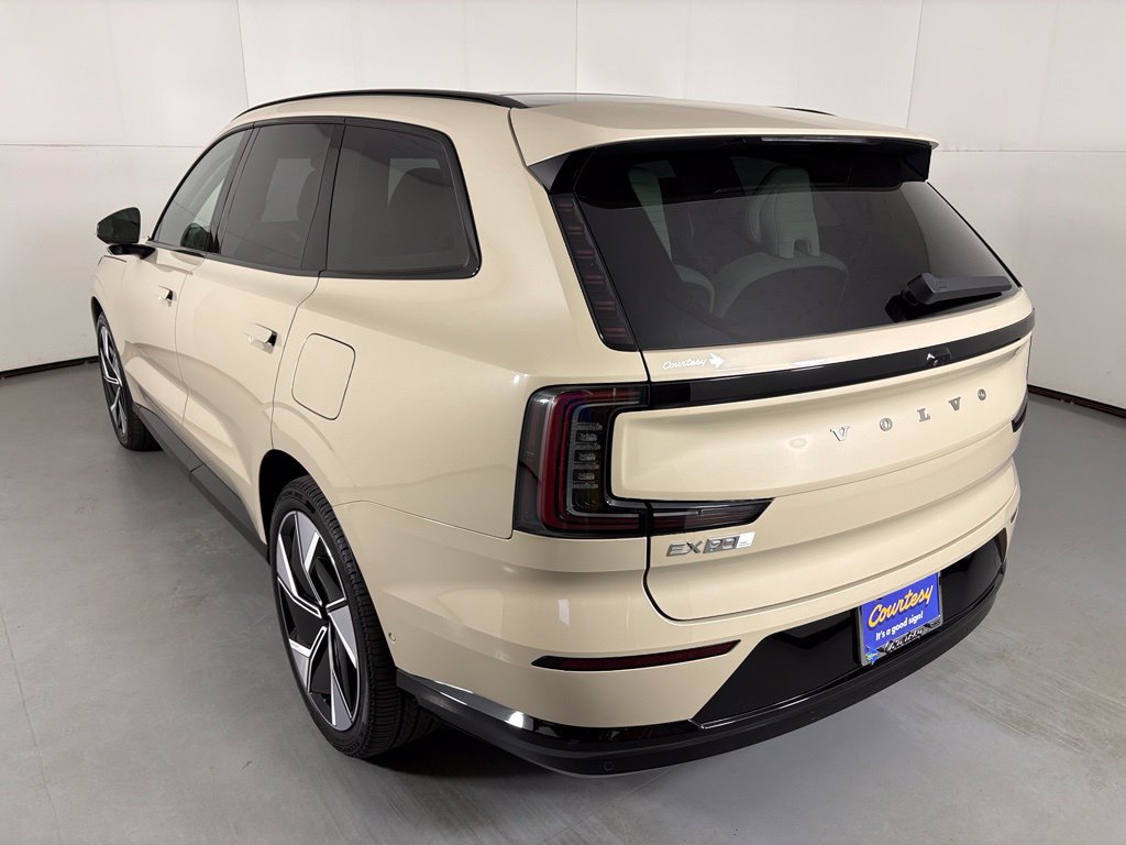 Used 2025 Volvo EX90 Ultra AWD/4WD image 6