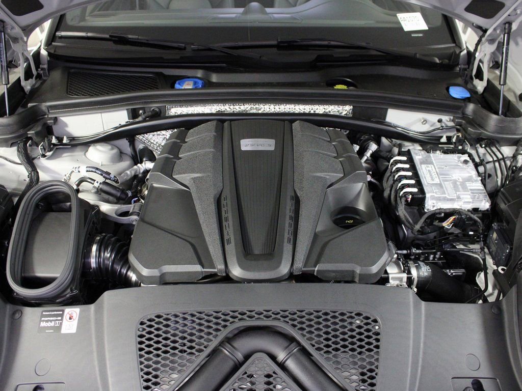 Certified 2026 Porsche Macan S image 40