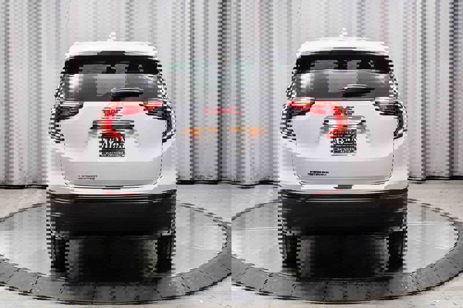 Used 2018 GMC Terrain SLE image 3