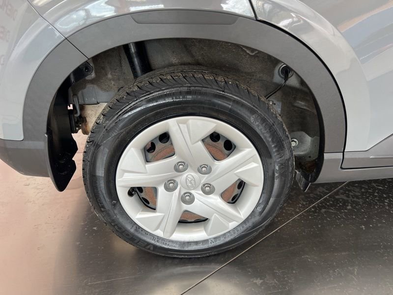 Used 2020 Hyundai Venue SE image 9