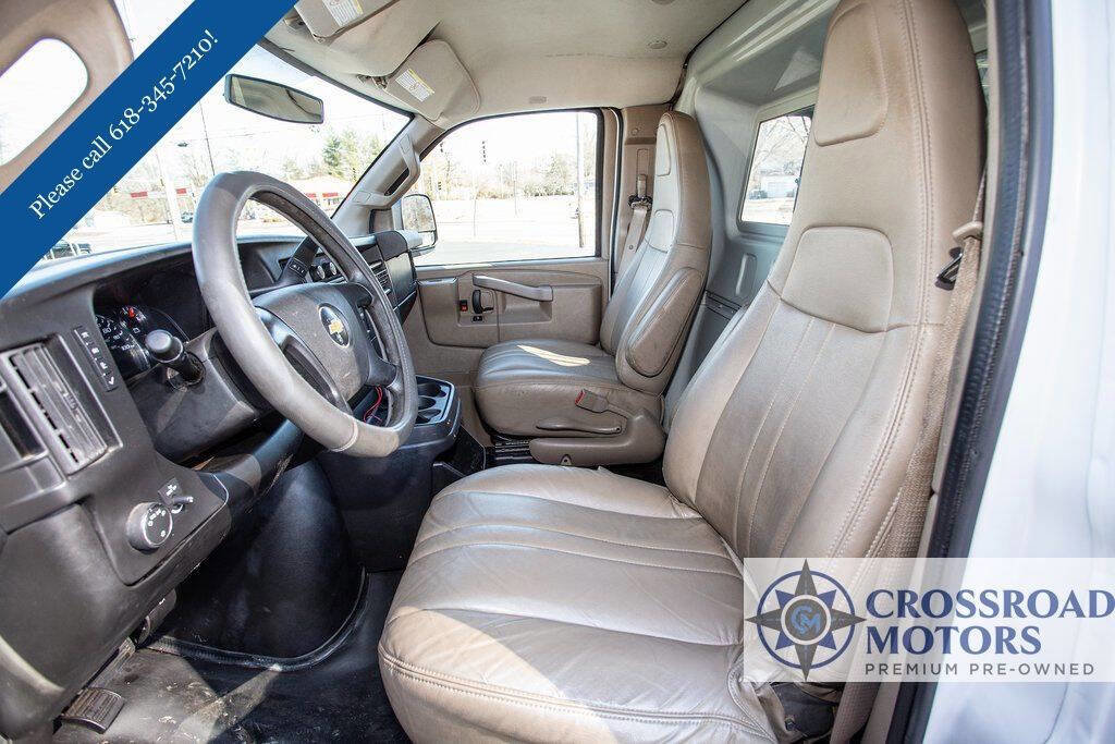 Used 2016 Chevrolet Express 2500 RWD image 14