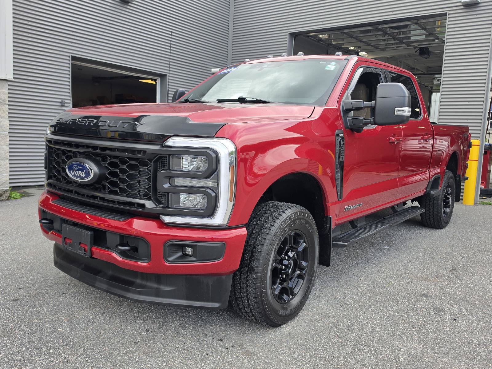 Used 2024 Ford F350 XLT w/ XLT Premium Package AWD/4WD image 9
