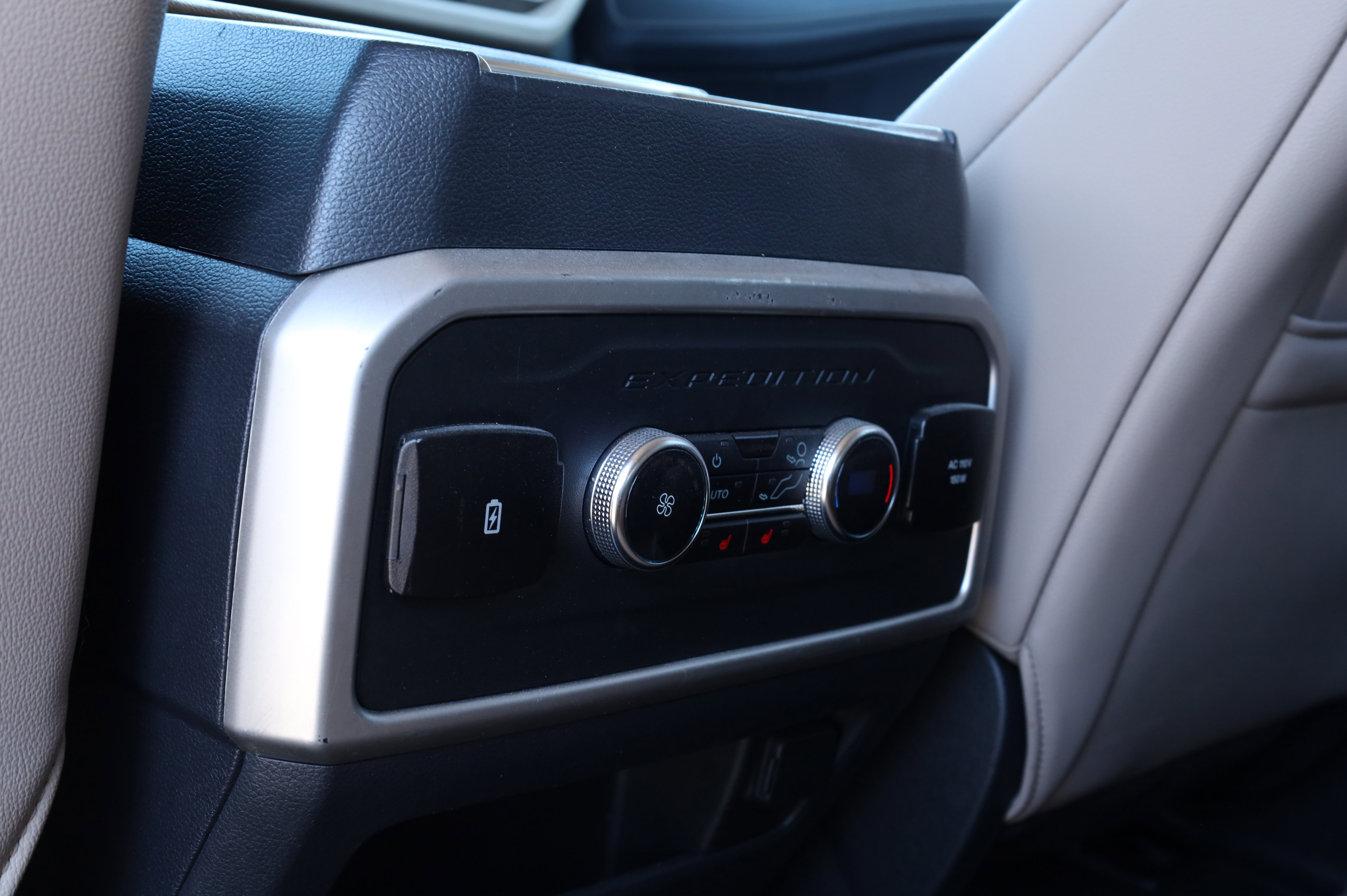 Used 2024 Ford Expedition Max Limited image 16