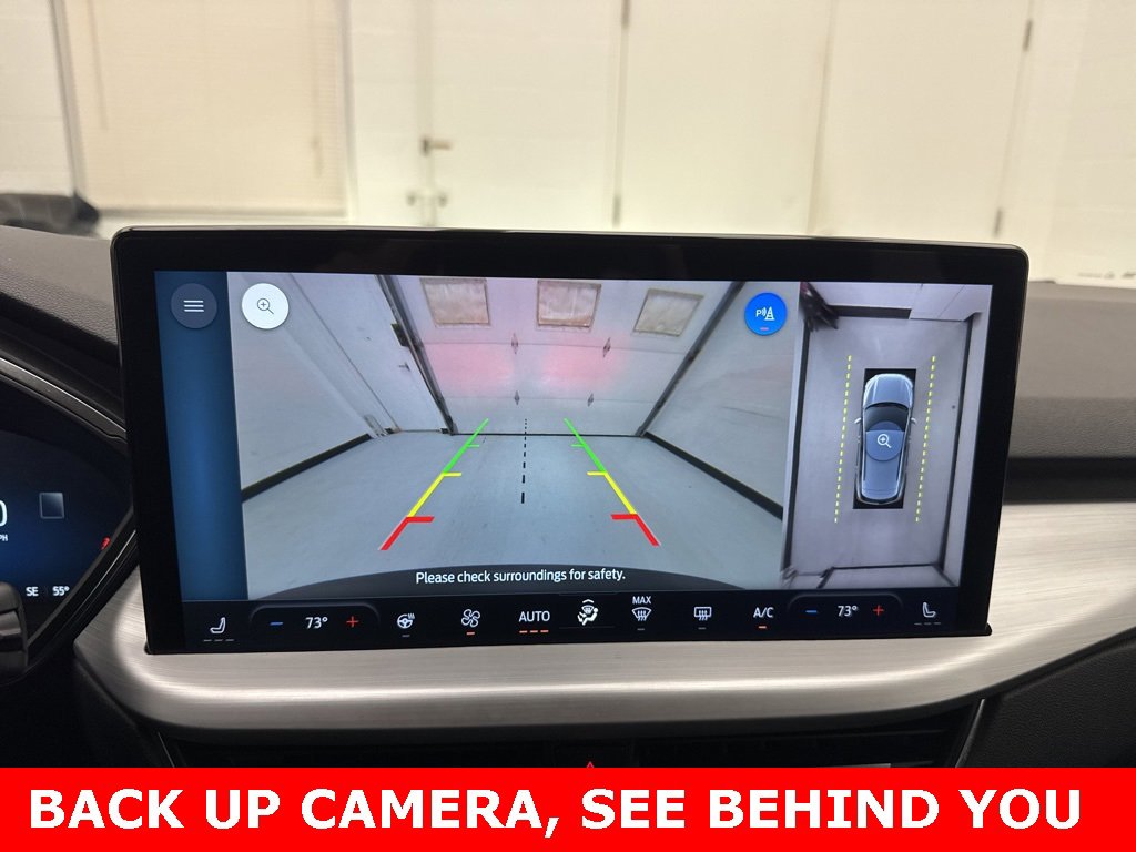 Used 2024 Ford Escape Platinum image 2