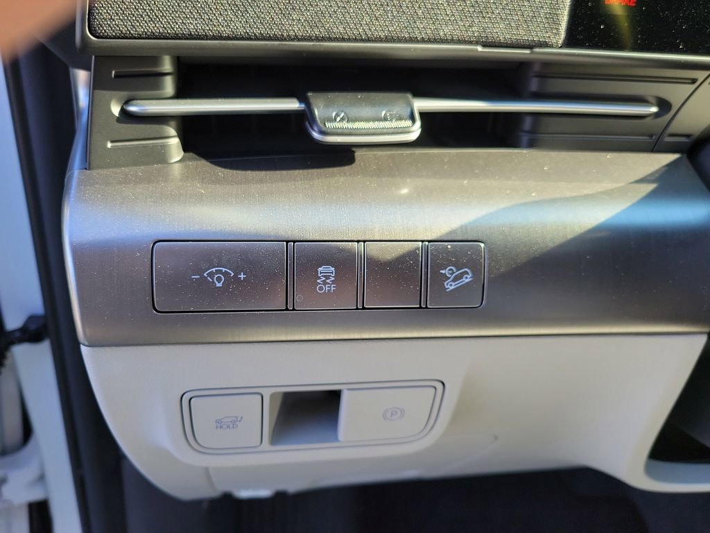 Certified 2025 Hyundai Kona Limited image 23