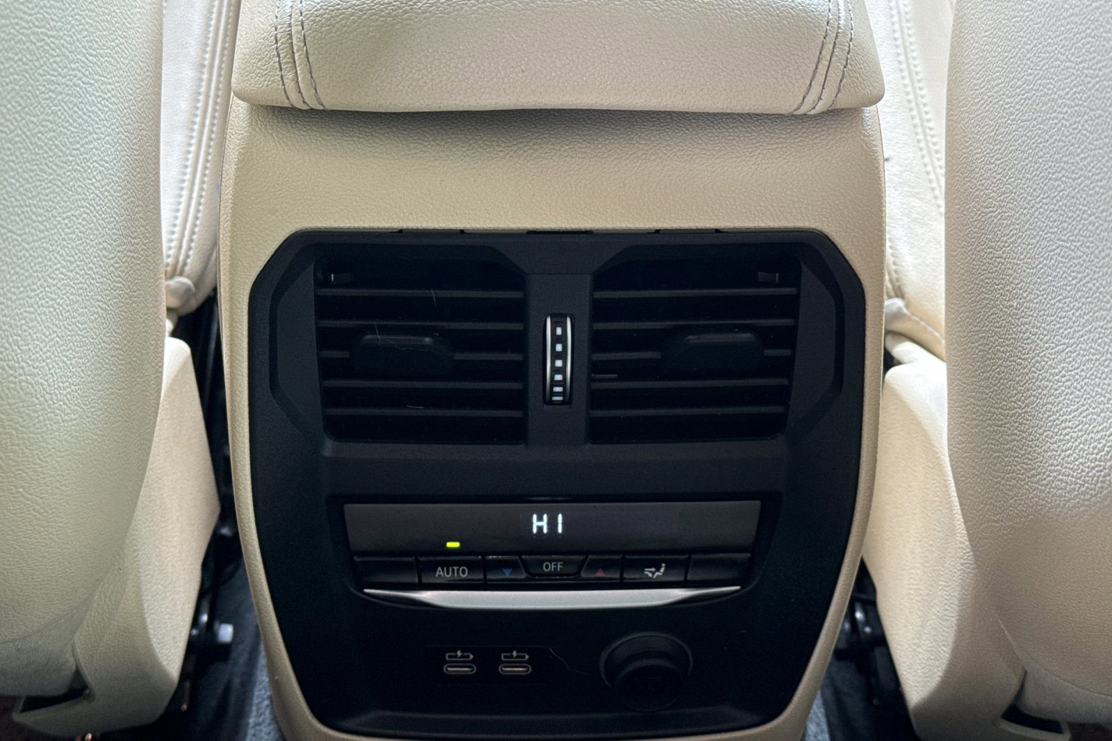 Used 2019 BMW 330i Sedan w/ Driving Assistance Package image 16