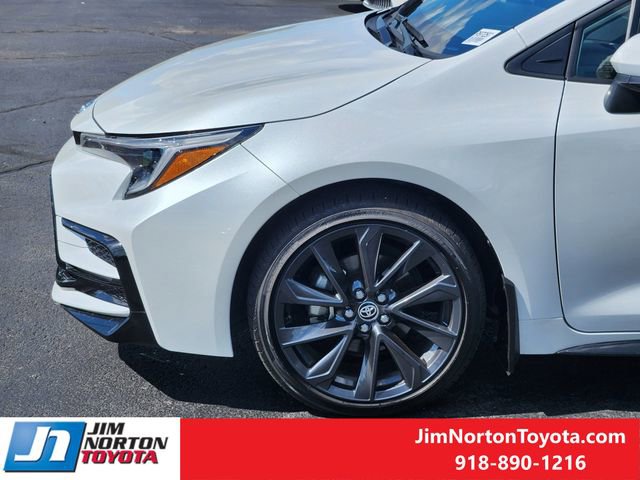 Used 2025 Toyota Corolla SE w/ SE Premium Package FWD image 9