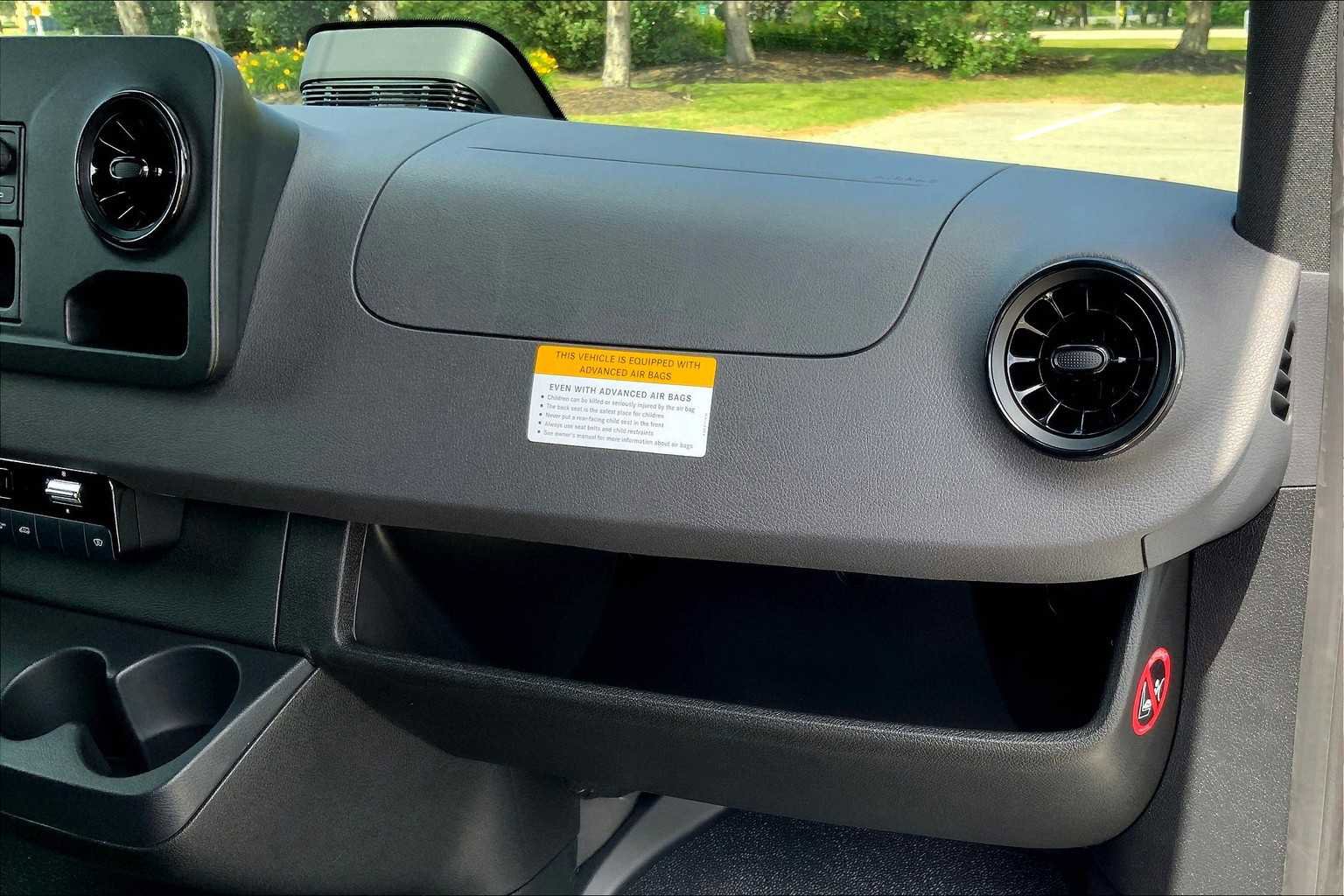 Certified 2025 Mercedes-Benz Sprinter 2500 image 10