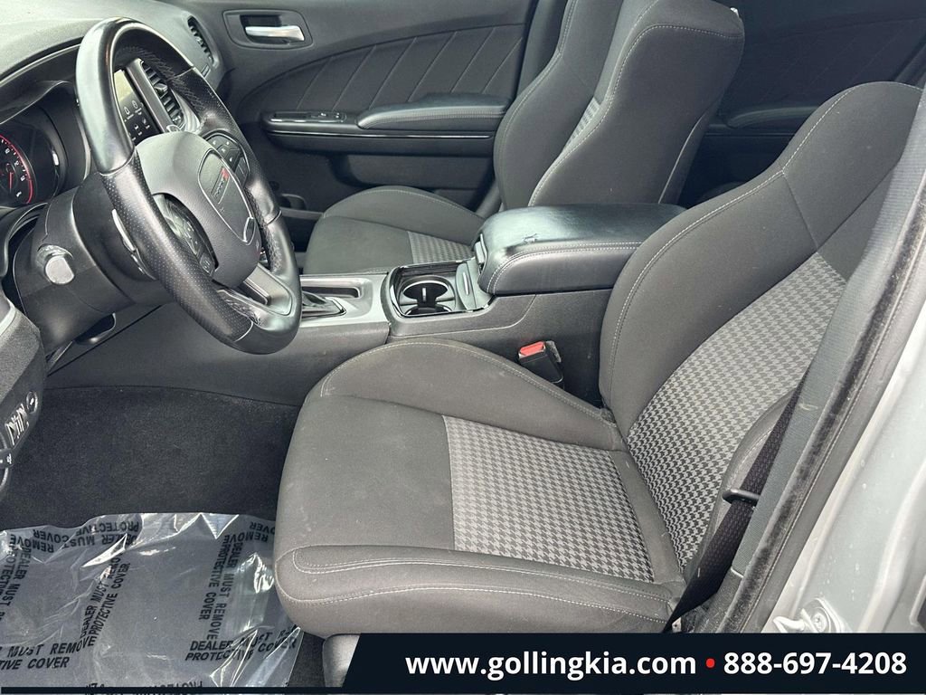Used 2022 Dodge Charger R/T w/ Blacktop Package RWD image 17