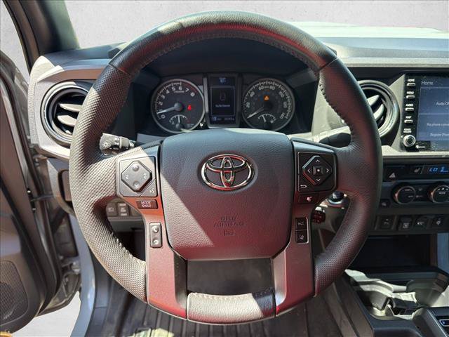 Used 2020 Toyota Tacoma TRD Sport w/ TRD Premium Sport Package AWD/4WD image 14