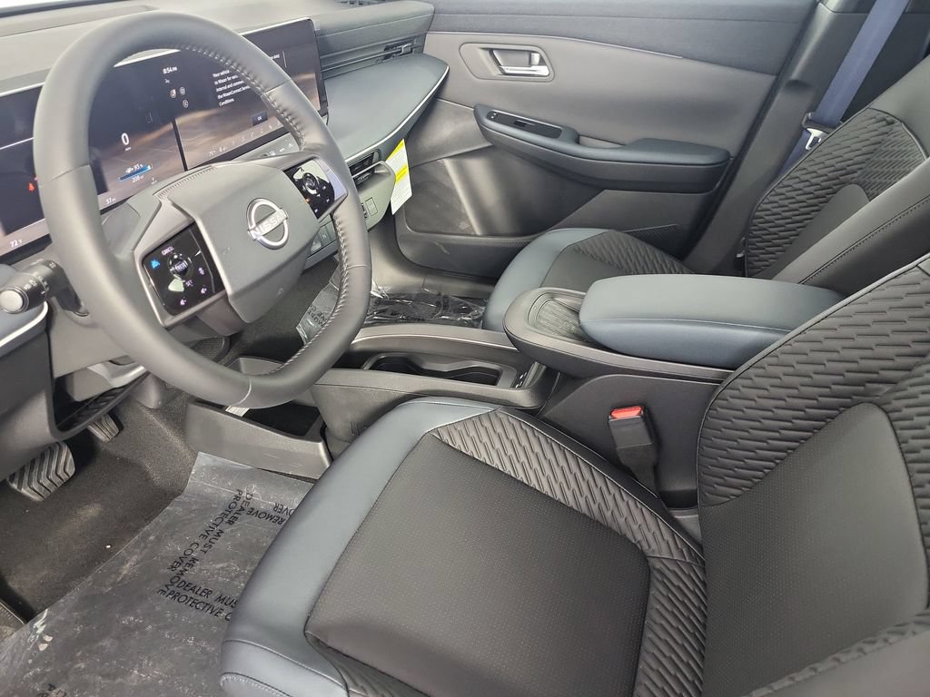 New 2026 Nissan Leaf Platinum+ w/ Illuminated Package FWD image 9