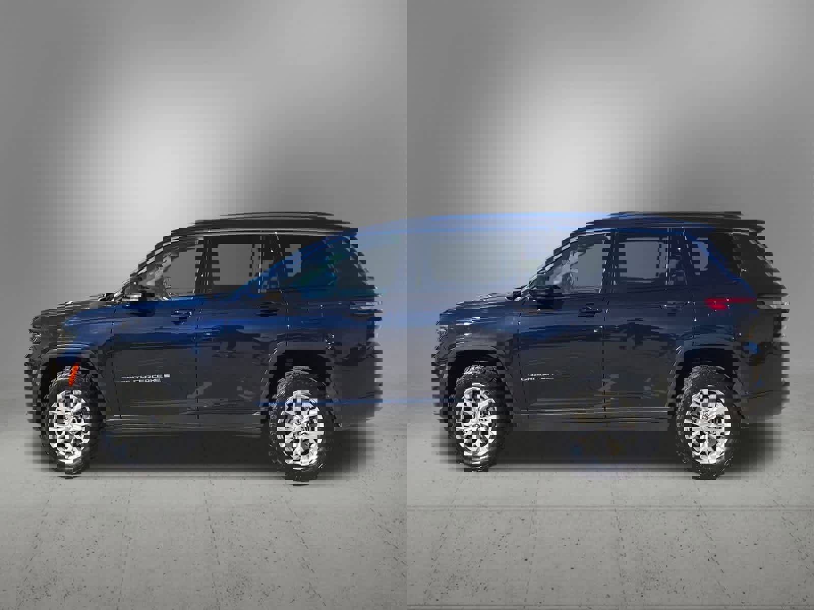 Used 2023 Jeep Grand Cherokee L Limited image 3