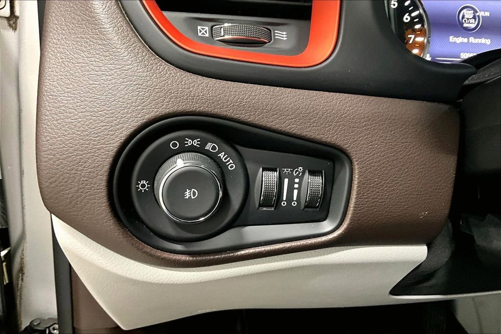 Used 2015 Jeep Renegade Limited AWD/4WD image 16