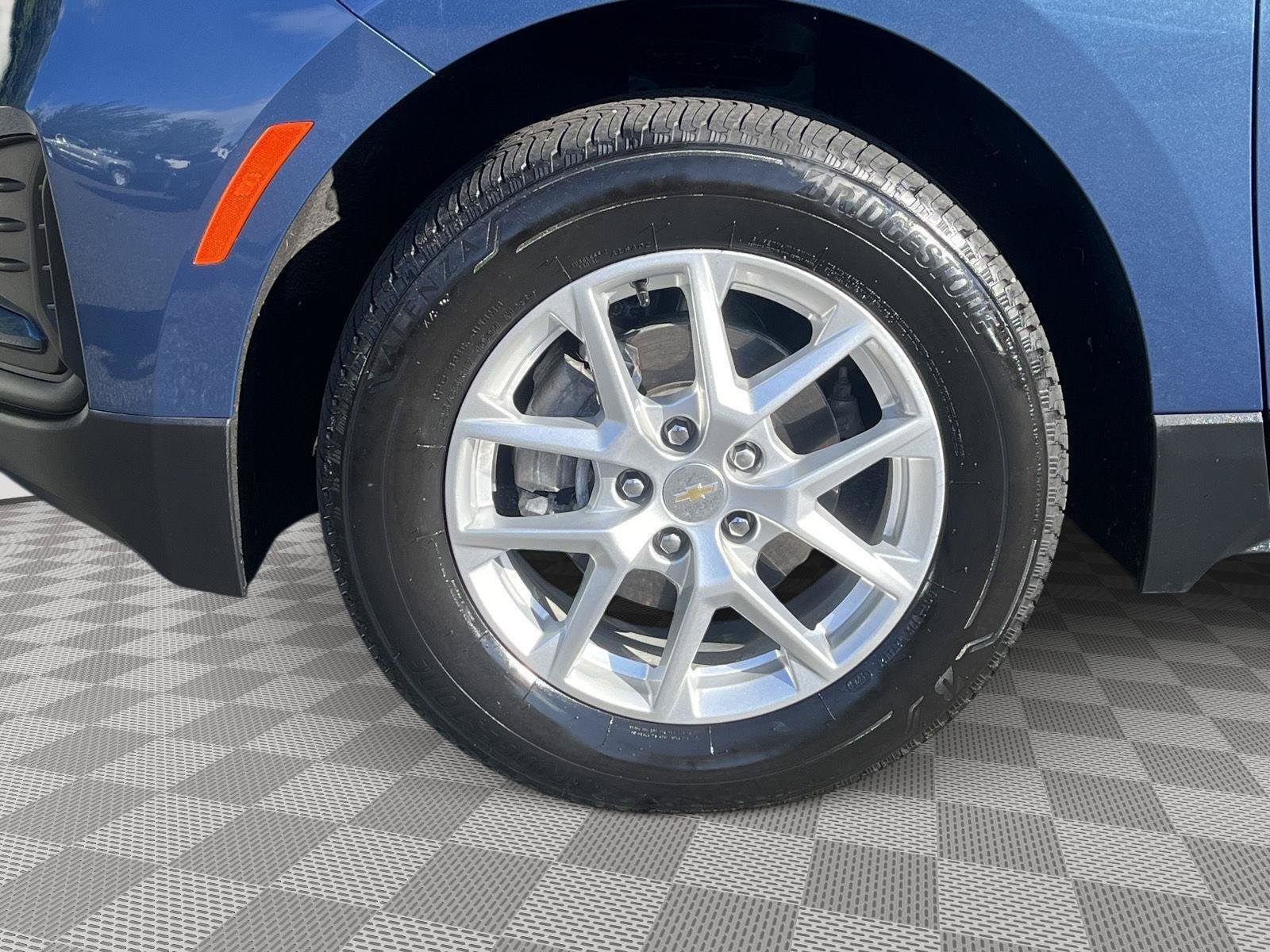 Used 2024 Chevrolet Equinox LS w/ Driver Confidence II Package AWD/4WD image 9