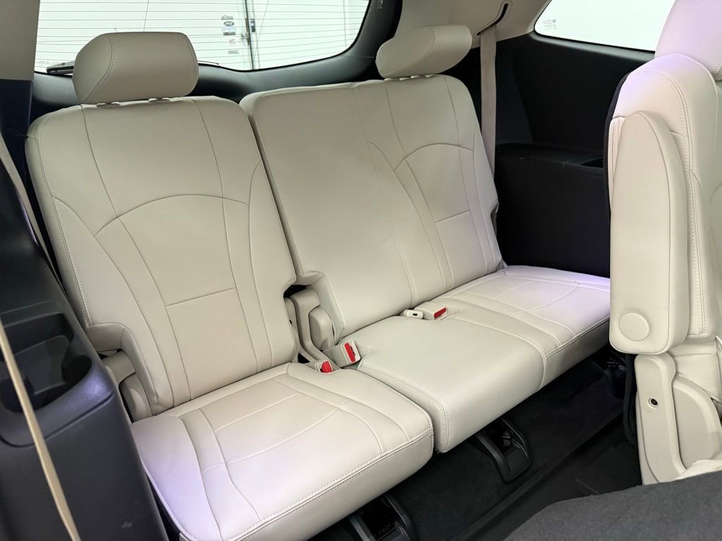 Used 2024 Buick Enclave Essence w/ Sport Touring Edition image 40