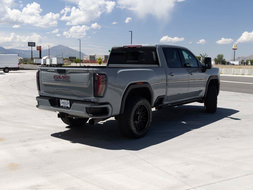 Used 2024 GMC Sierra 2500 AT4 w/ AT4 Premium Plus Package AWD/4WD image 9