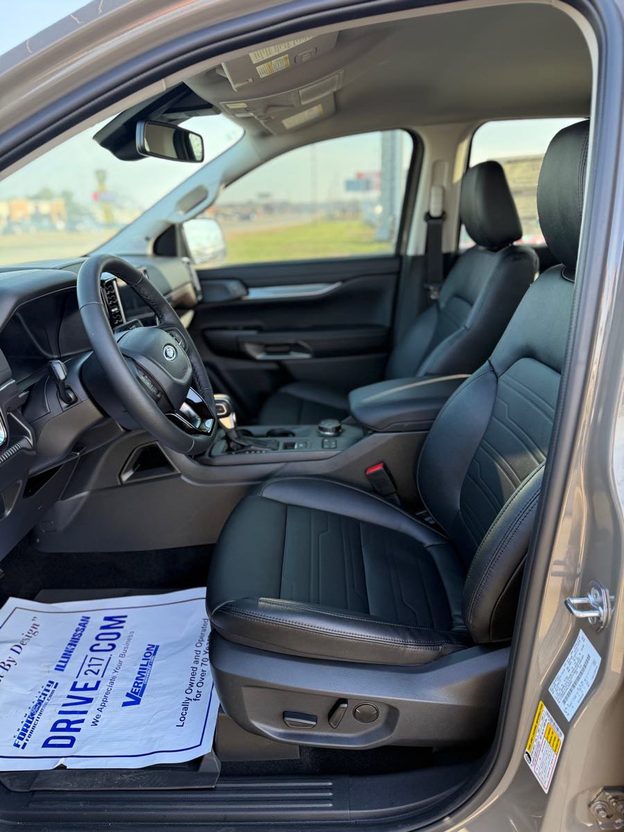 New 2025 Ford Ranger Lariat w/ Black Appearance Package image 11