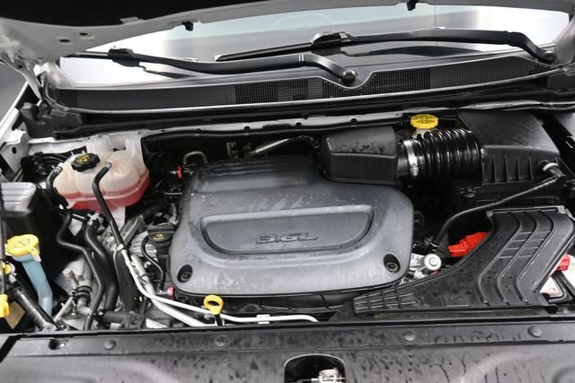 Used 2023 Chrysler Pacifica Touring-L FWD image 30