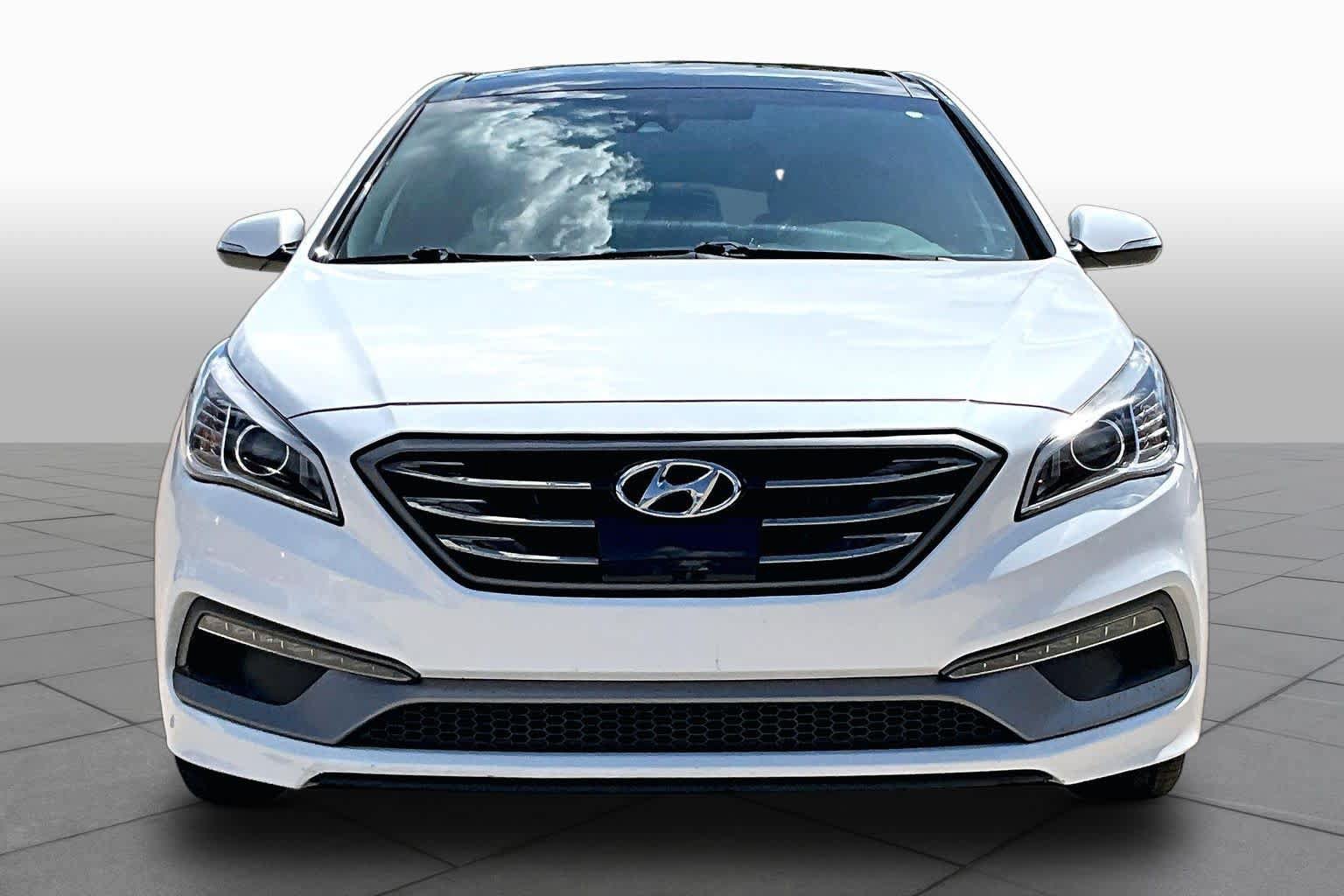 Used 2017 Hyundai Sonata Limited 2.0T FWD image 3