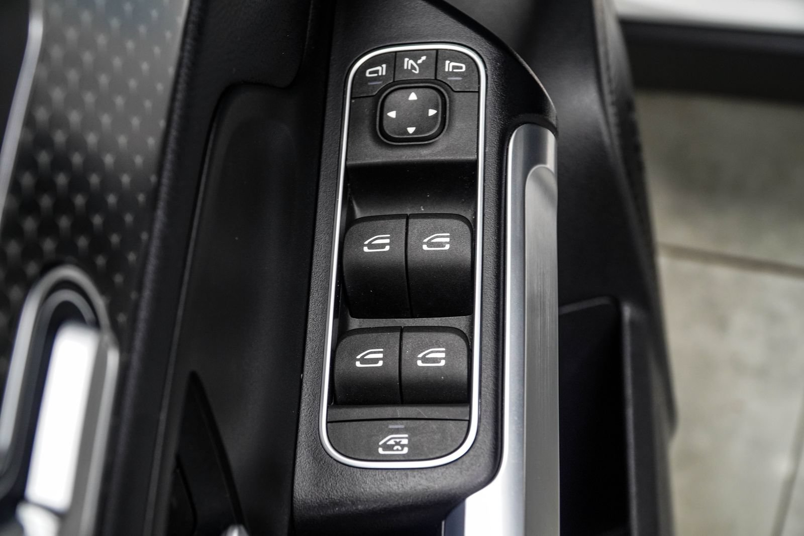 Used 2024 Mercedes-Benz EQB 350 4MATIC SUV w/ Winter Package image 36