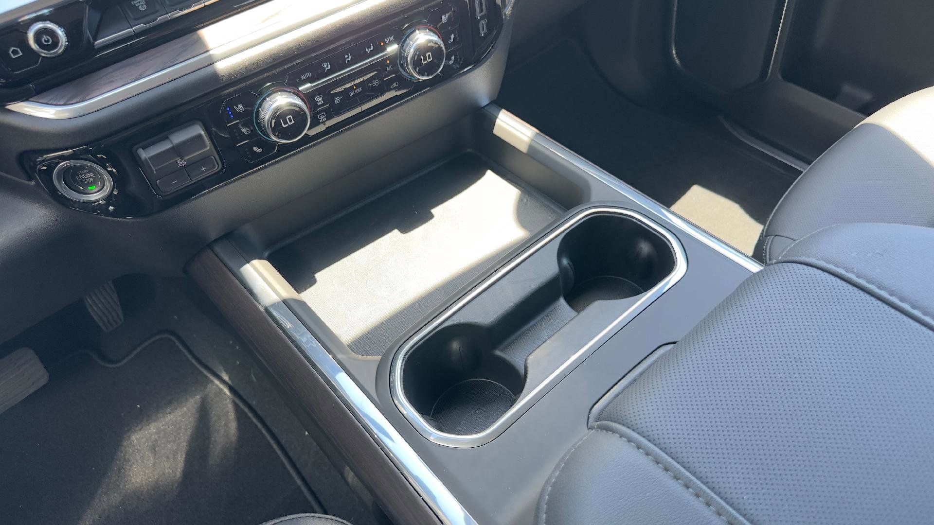 New 2025 GMC Sierra 3500 SLT w/ SLT Premium Package image 15