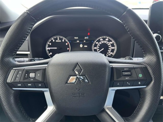 Used 2022 Mitsubishi Outlander SE image 15