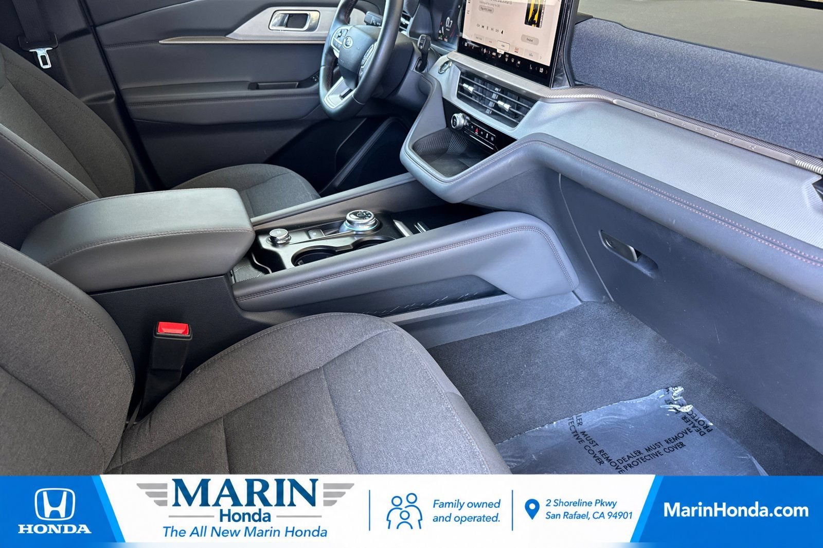 Used 2025 Ford Explorer Active AWD/4WD image 19
