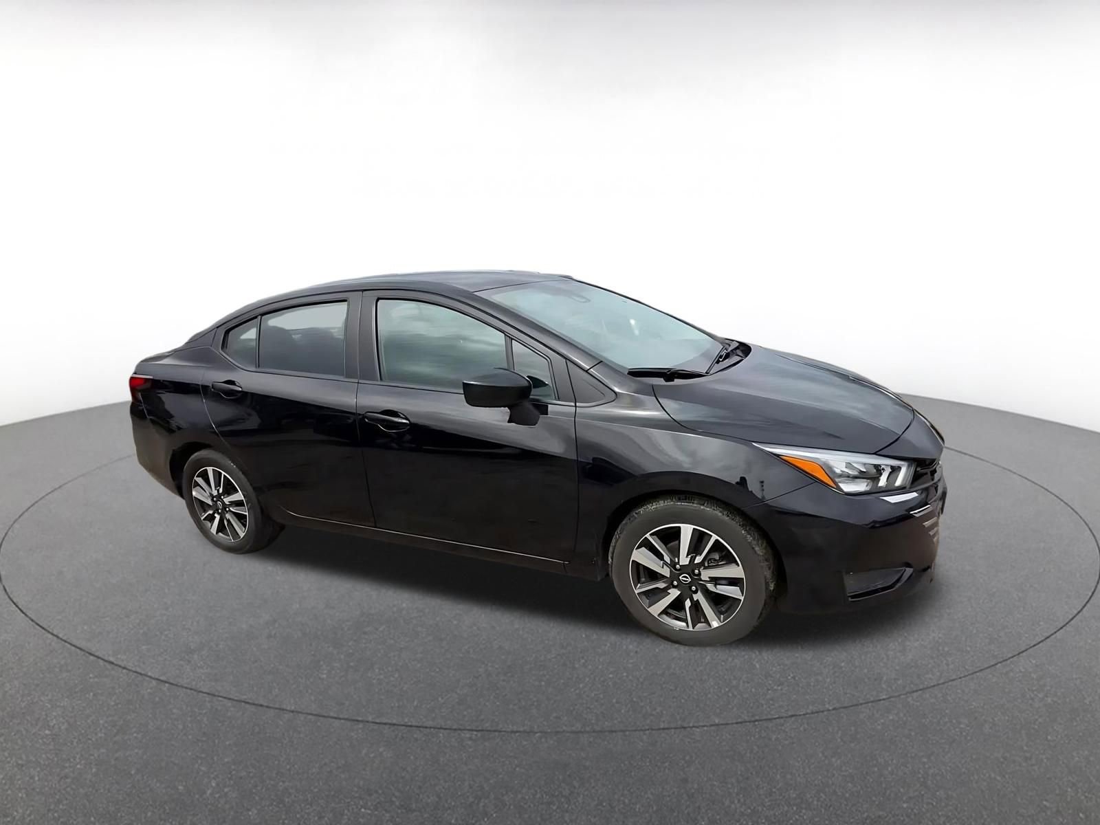 Used 2025 Nissan Versa SV FWD image 2