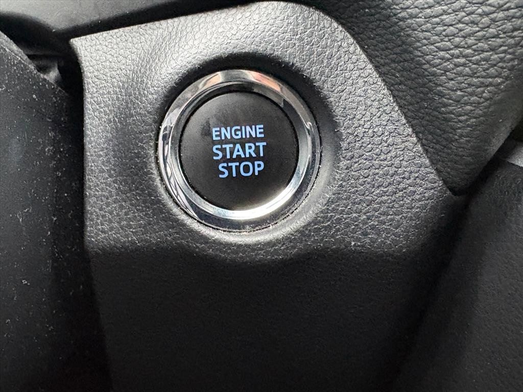 Used 2021 Toyota RAV4 XLE image 14