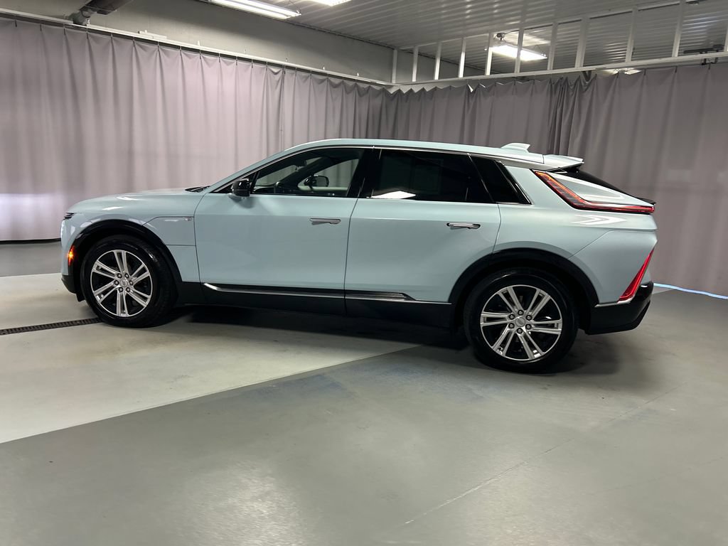Used 2024 Cadillac Lyriq Tech AWD/4WD image 4