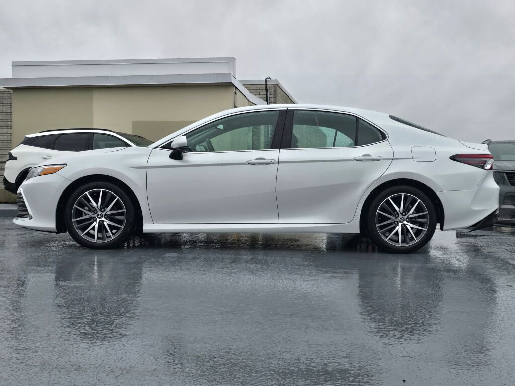 Used 2024 Toyota Camry XLE FWD image 6